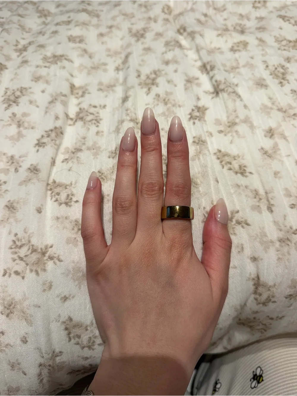 Oura ring gen 4 gold size 6